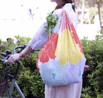 【Re風藍 岡山ロッツ店】風呂敷でエコバッグ♪の画像